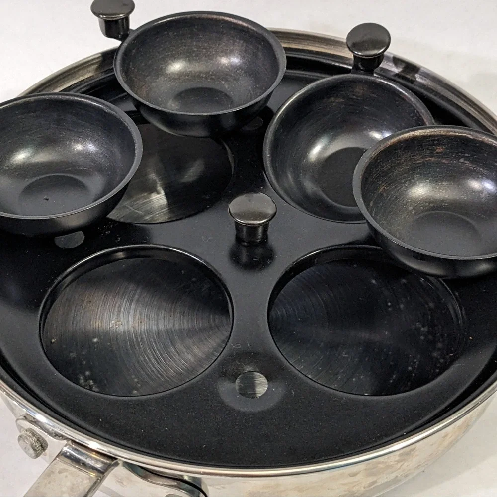 Chefmate Stainless Steel 4 Cup Egg Poacher Pan with Vented Glass Lid 8 Inch